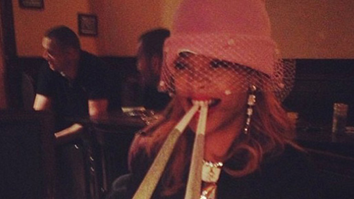 Att Rihanna röker marijuana är inte heller bra, tycker Liz Jones.