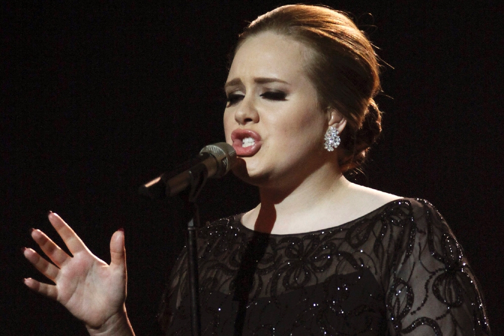 Adele är känd för sin humor och sin fantastiska sångröst.