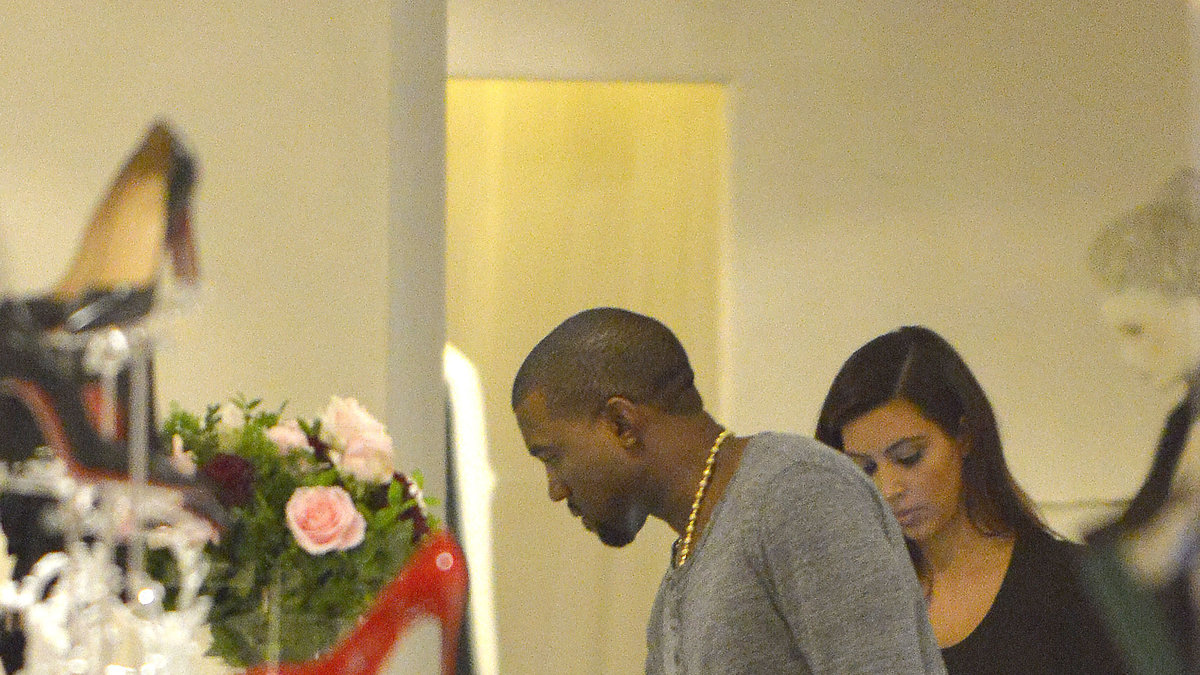Kanye och Kim shoppar, något de verkar göra ofta. 