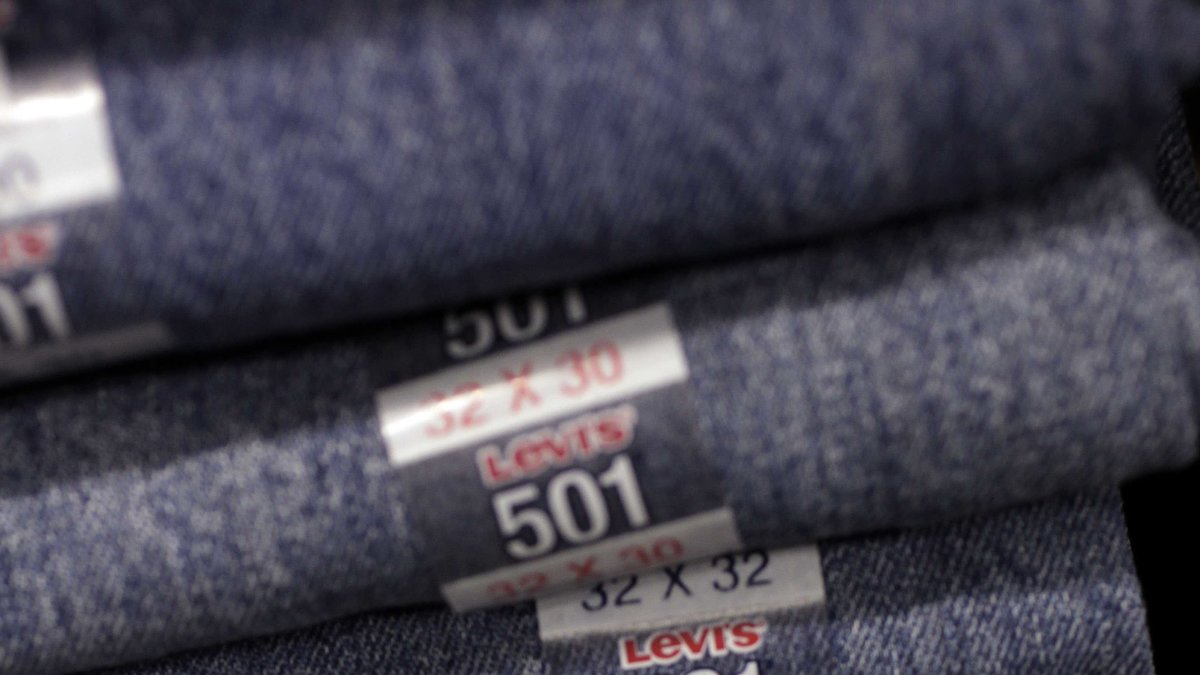 Ett par Levis 501 kostar 246 kronor Indien och i Ryssland kostar likadana jeans 892 kronor.