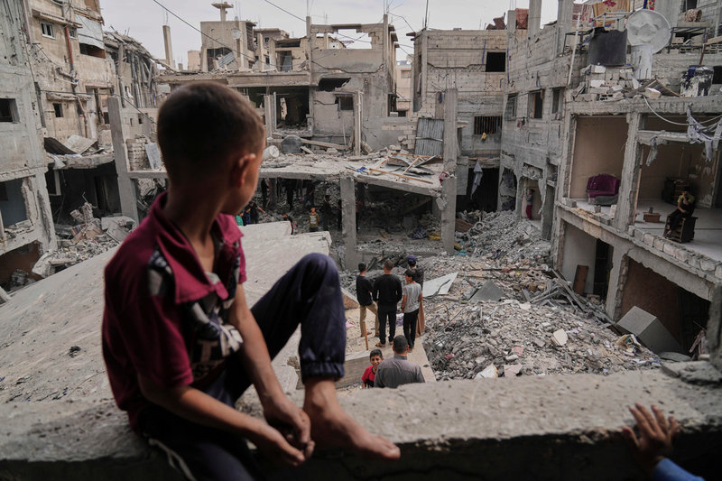 Förödelse efter Israels attacker mot Khan Yunis i Gaza.
