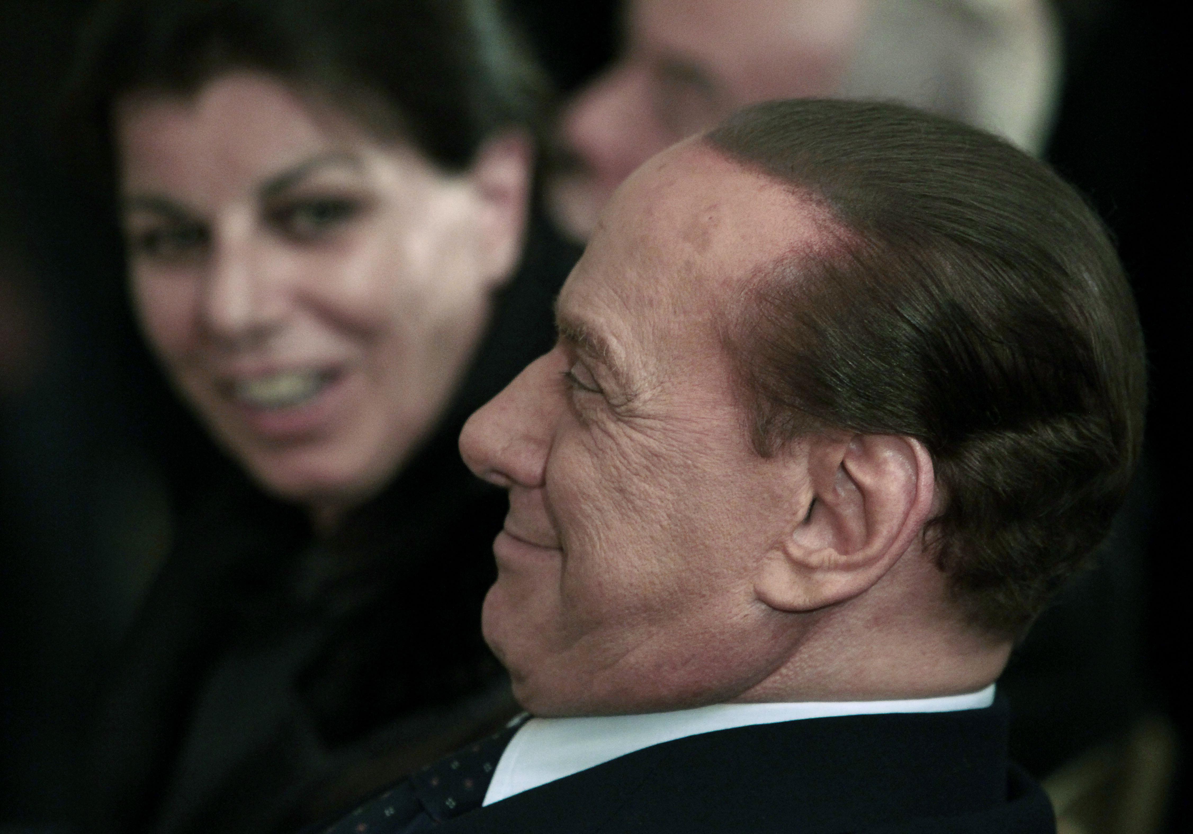Förskingring, Italien, Fusk, Silvio Berlusconi, Domstol, Brott och straff, Bedrageri
