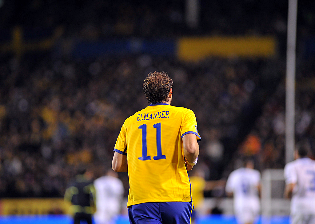 Johan Elmander krigade, stångade och låg bakom samtliga mål när Sverige vann över Holland. Johan Elmander krigade, stångade och låg bakom samtliga mål när Sverige vann över Holland.