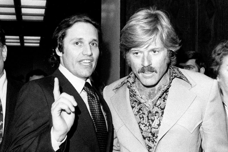 Robert Redford, till höger, spelade journalisten Bob Woodward, till vänster, i filmen "Alla presidentens män". Här på en bild från 1976. 