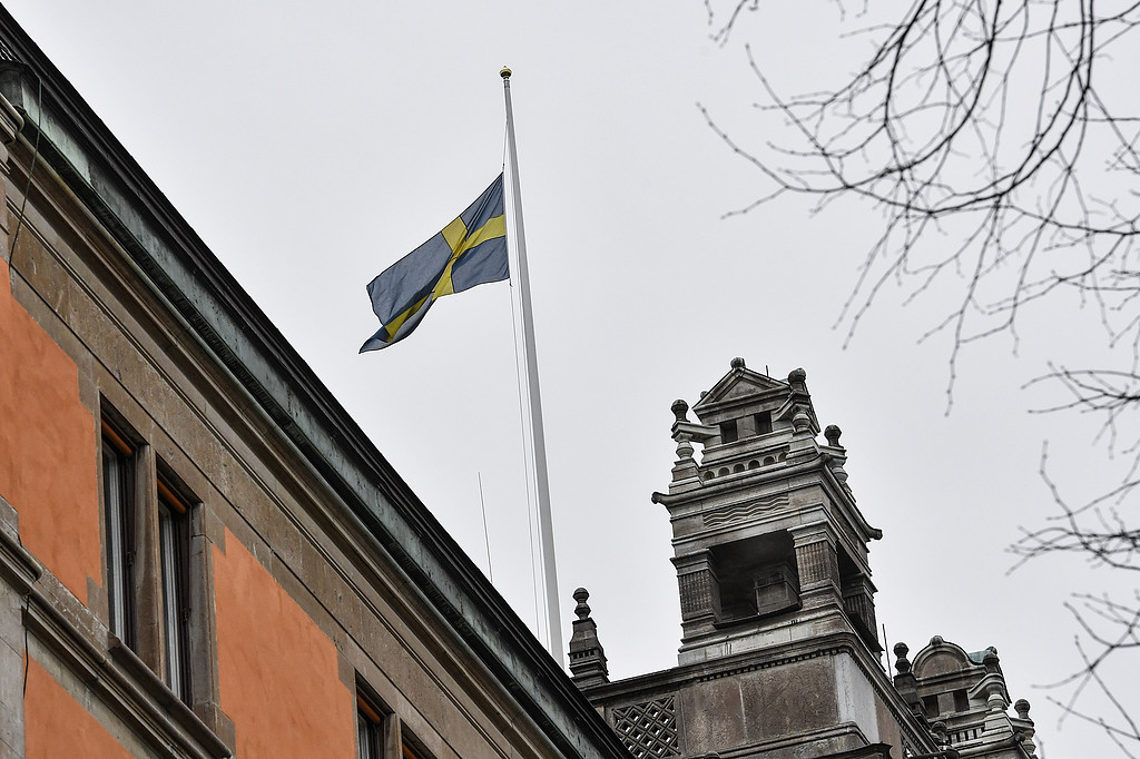 Sorg i Stockholm Hedrar terroroffren