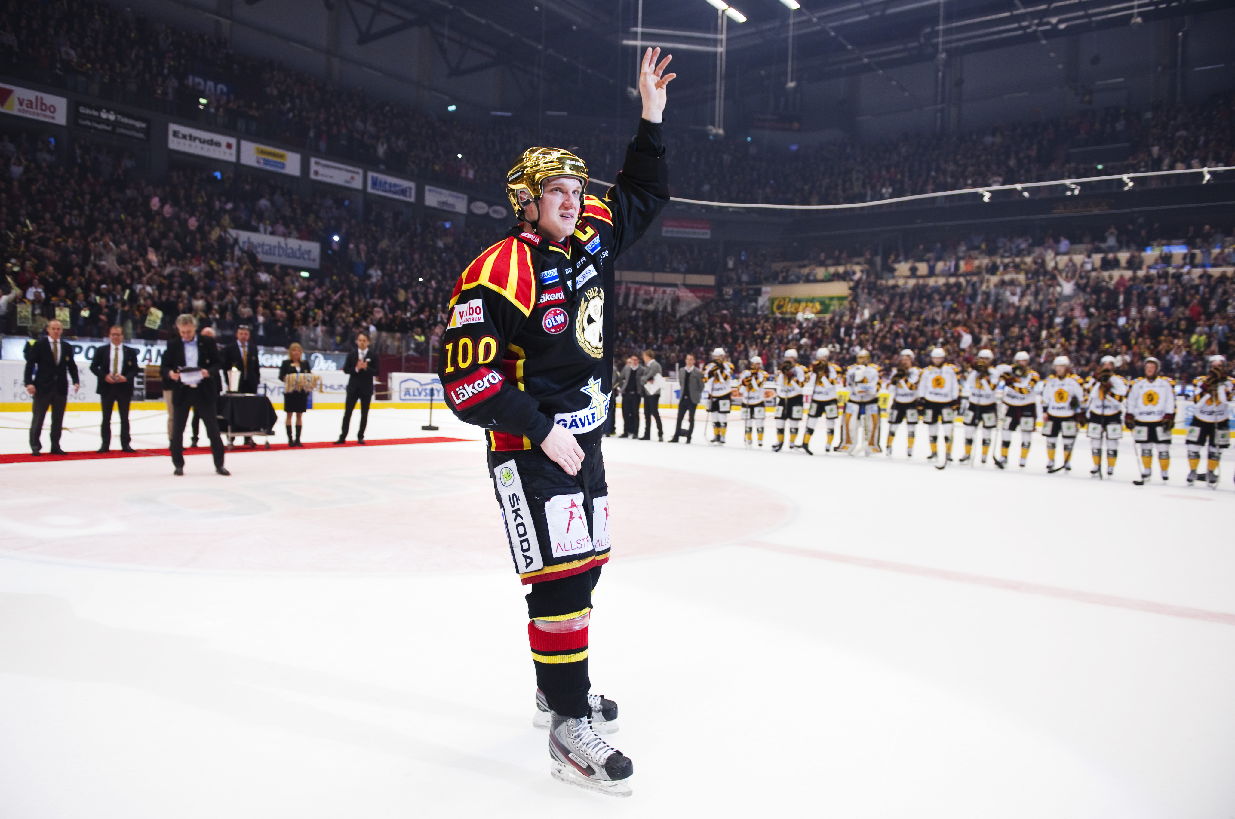 Brynäs med Jakob Silfverberg i spetsen blev svenska mästare i ishockey. Brynäs med Jakob Silfverberg i spetsen blev svenska mästare i ishockey.