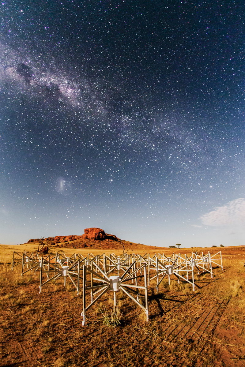 'Tile 107', som utgör en del av radioteleskopet MWA långt ut på obebodd landsbygd i delstaten Western Australia.