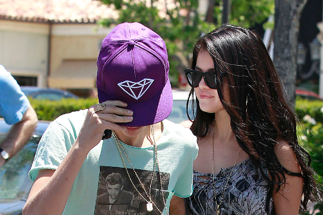 Bieber var där med sin flickvn Selena Gomez...