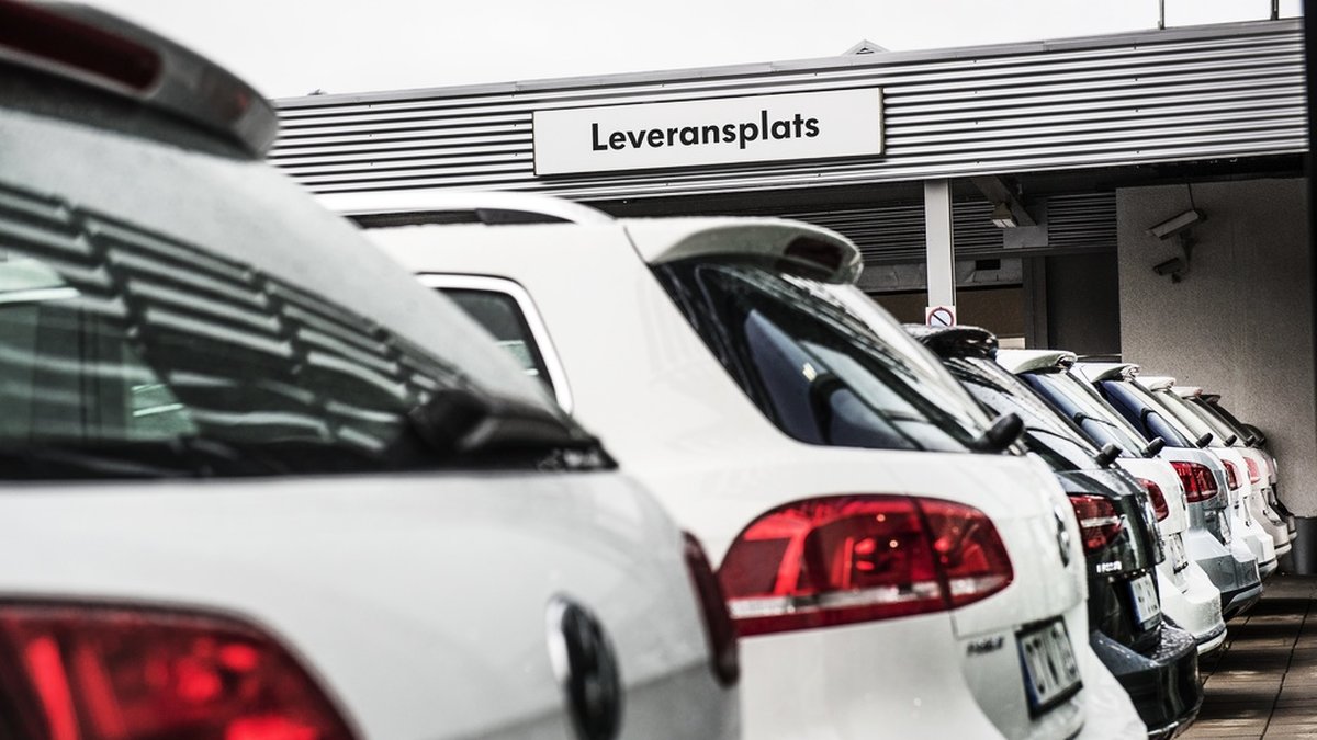 Det går oväntat trögt för bilförsäljningen. Branschorganisationen Mobility Sweden sänker sin helårsprognos. Arkivbild