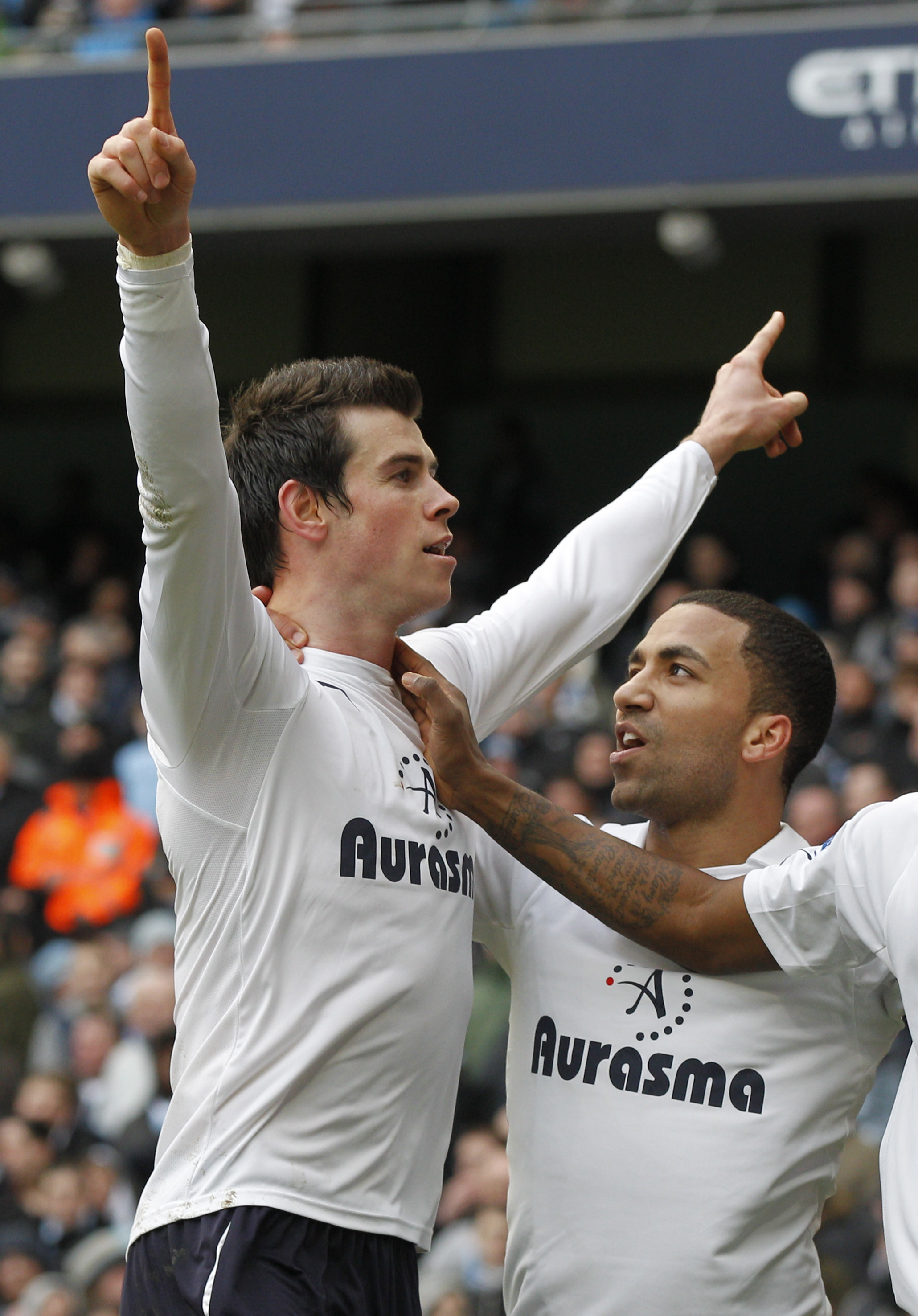 Gareth Bale och Jermain Defoe gjorde ett varsitt mål, men det hjälpte föga.
