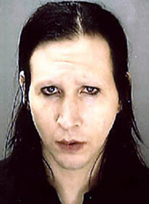 Marilyn Manson, rockstjärna, medmänniska, hatar volymprodukter i håret. Marilyn Manson, rockstjärna, medmänniska, hatar volymprodukter i håret.