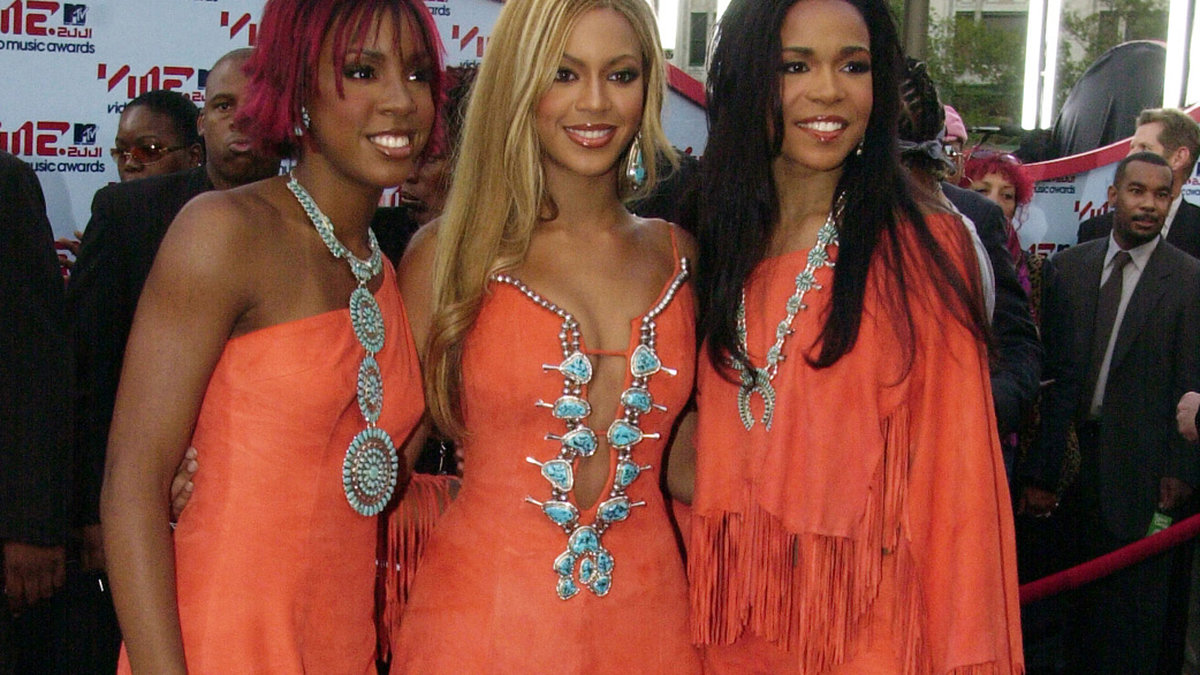 År 2003 debuterade Beyonce som soloartist.
