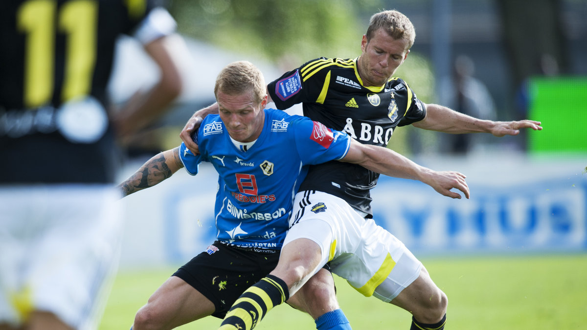 Karlsson är försvarsklippa i AIK.