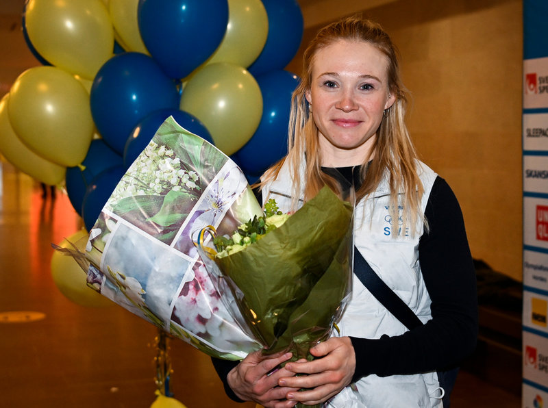 Jonna Sundling vid hemkomsten till Arlanda och Sverige.