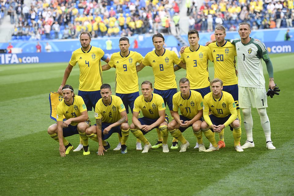 Den svenska spelartruppen i matchen mot Schweiz. Den svenska spelartruppen i matchen mot Schweiz.