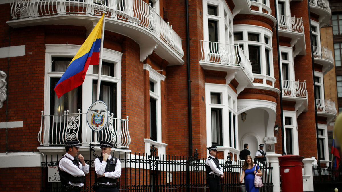 Ecuadors ambassad i London, där Julian Assange hållit sig gömd i över två månader