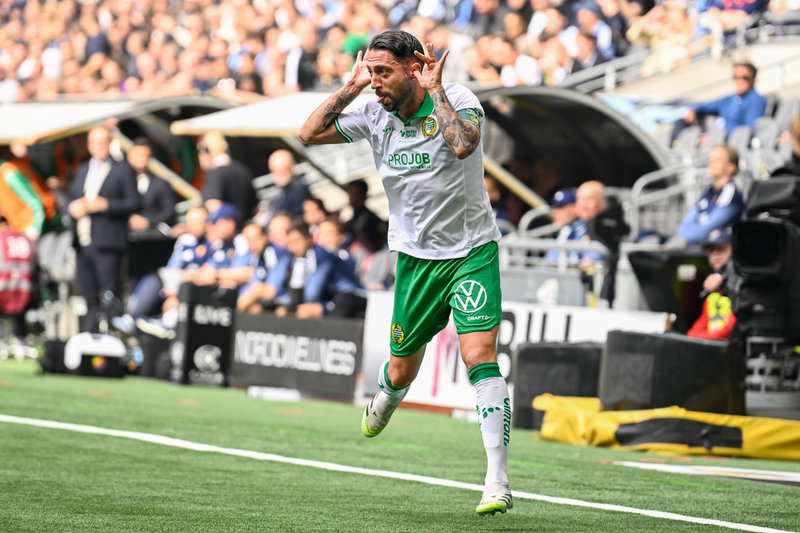 Nahir Besara firar sitt mål i derbyt mot Djurgården.
