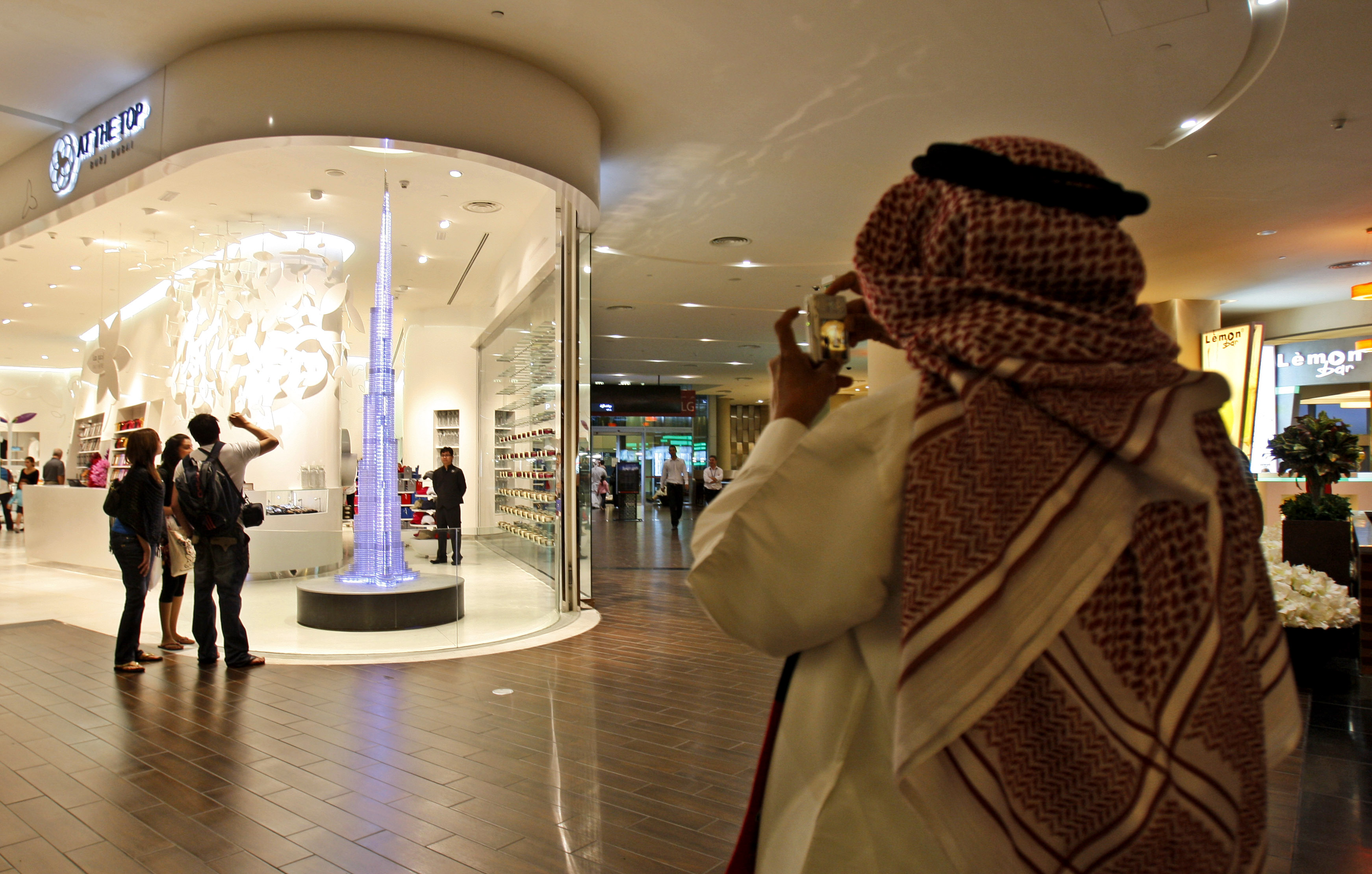 Det på ytan så moderna Dubai styrs delvis med stränga sharialagar.