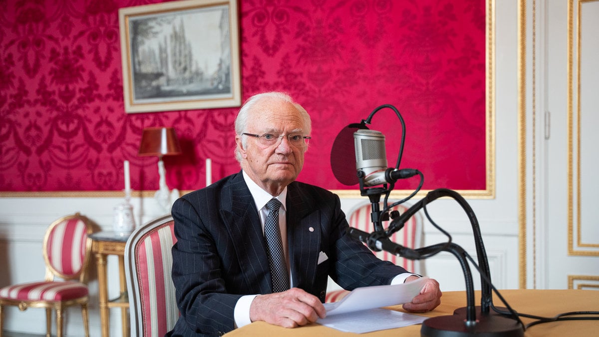 Kungen dyker upp i radioprogrammet: 