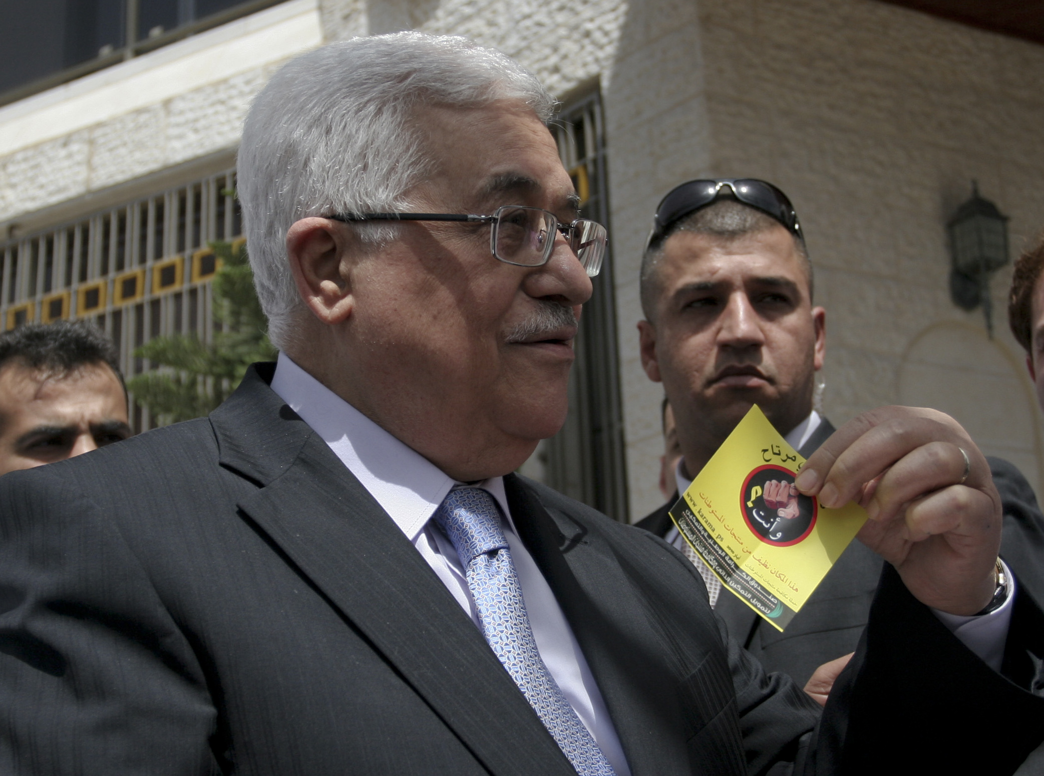 Palestinas president Mahmoud Abbas menar att den israeliska bordningen är en massaker.