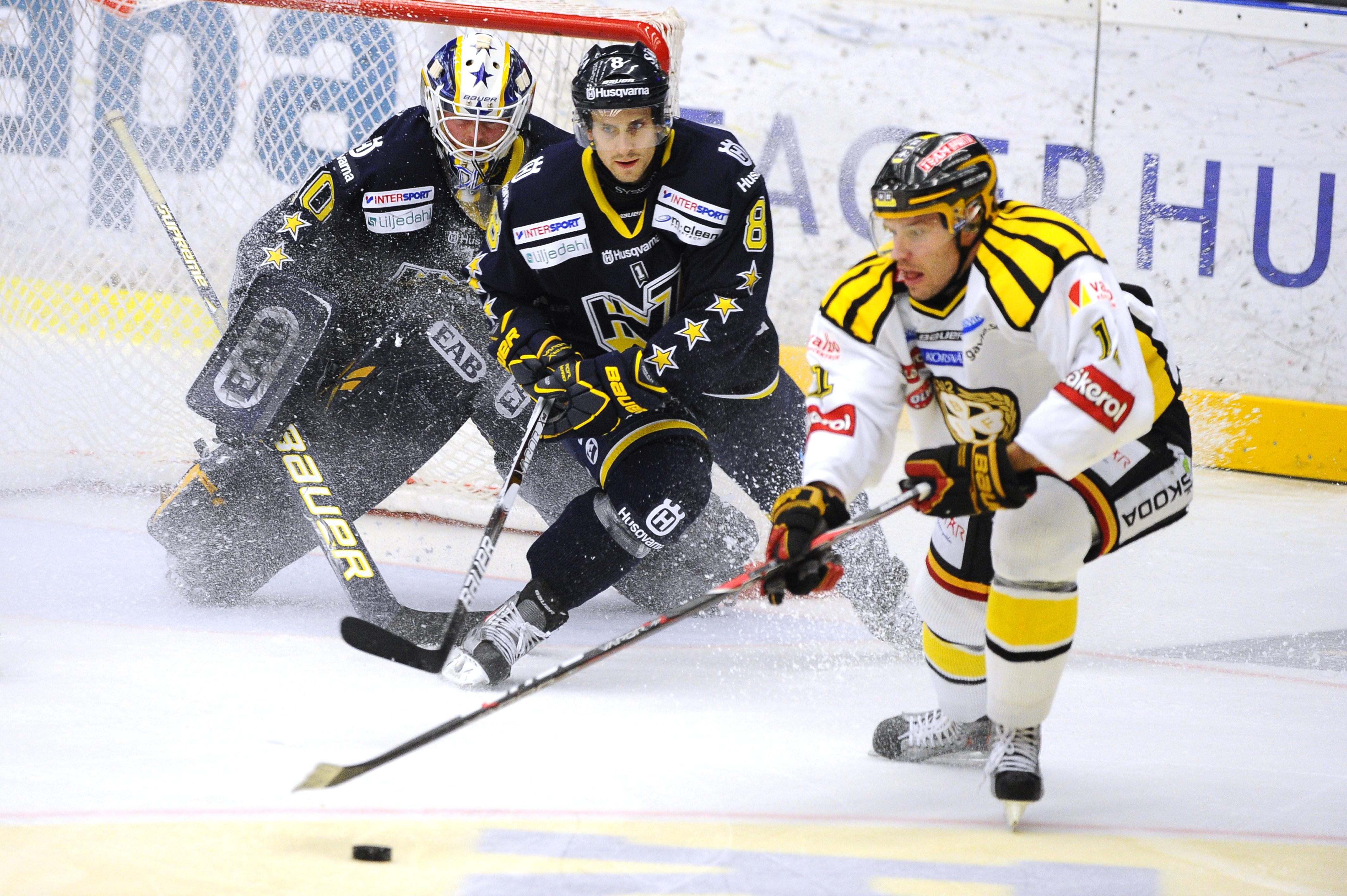 Daniel Grillfors och hans HV71 är i ständig dragkamp med Brynäs om serieledningen.