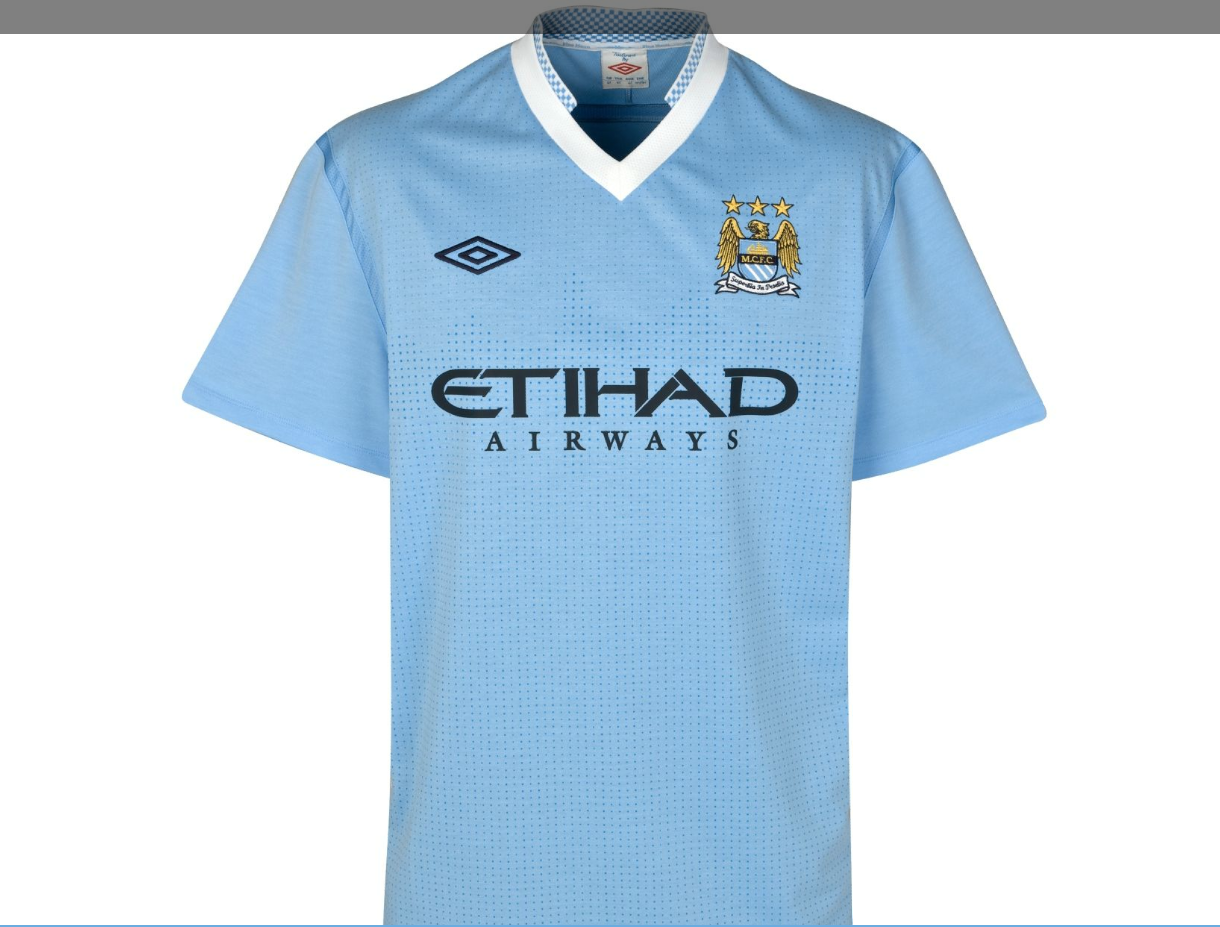 3. Manchester City. Klockren i alla avseenden, utom kragen. En clip-on-slips och Dzeko och kompani skulle kunna slänga på sig ett par kostymbrallor och ge sig ut i mäklarbranschen. I övrigt är tröjan ytterst elegant, vilket kanske gör att kragen ändå fung 3. Manchester City. Klockren i alla avseenden, utom kragen. En clip-on-slips och Dzeko och kompani skulle kunna slänga på sig ett par kostymbrallor och ge sig ut i mäklarbranschen. I övrigt är tröjan ytterst elegant, vilket kanske gör att kragen ändå fung