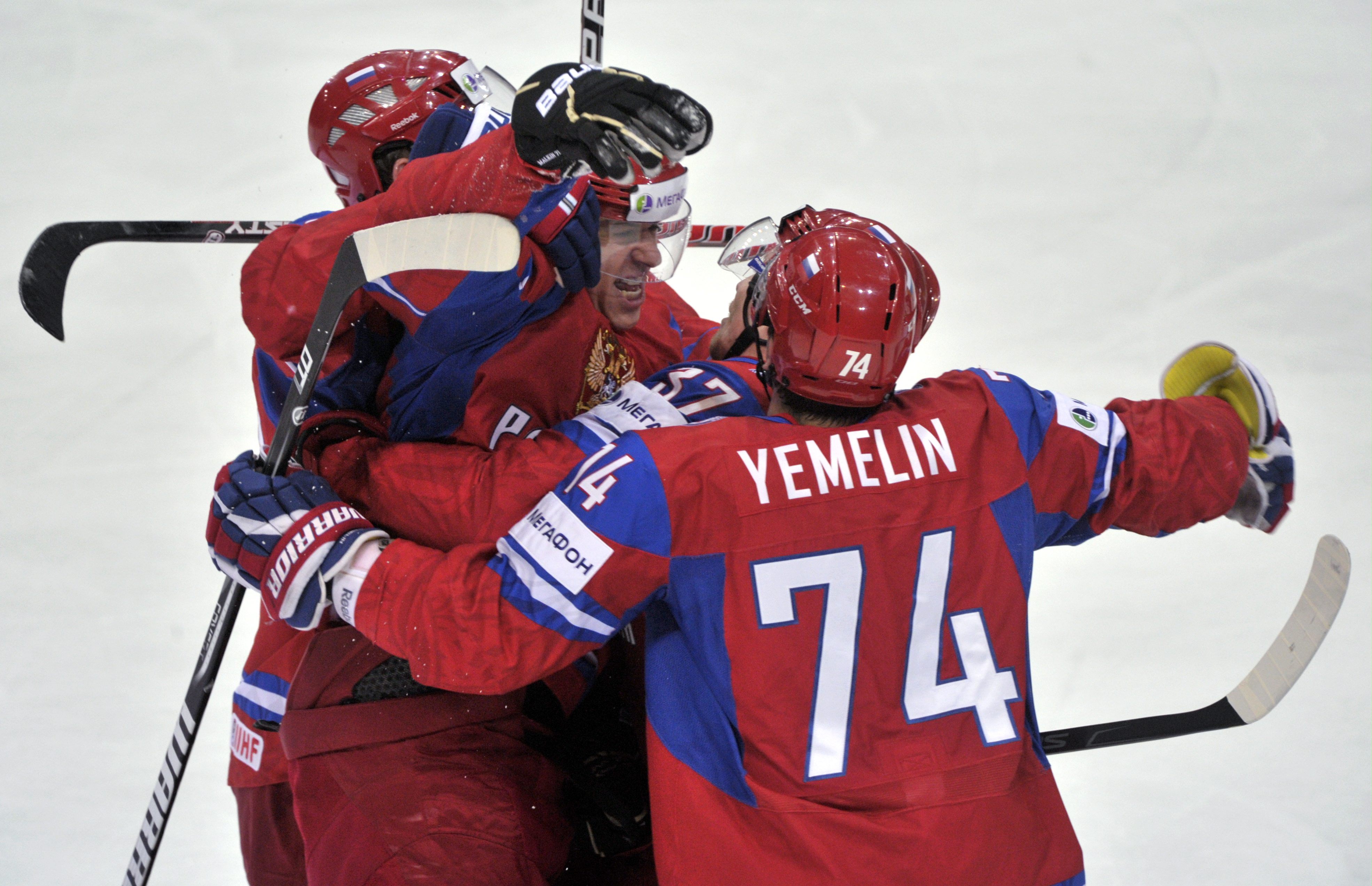 Ryssland är det första laget att ta sig till final i VM. I finalen får de möta antingen Tjeckien eller Slovakien.