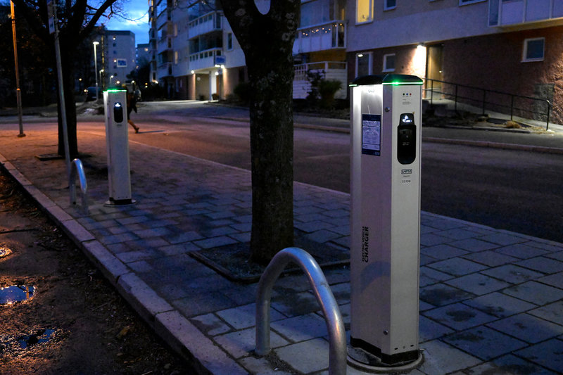 Tiotusentals laddstolpar har satts upp på kort tid. Nu varnar forskare och säkerhetsexperter för att de kan utnyttjas av illasinnade för att i värsta fall slå ut elen i ett område. Arkivbild.