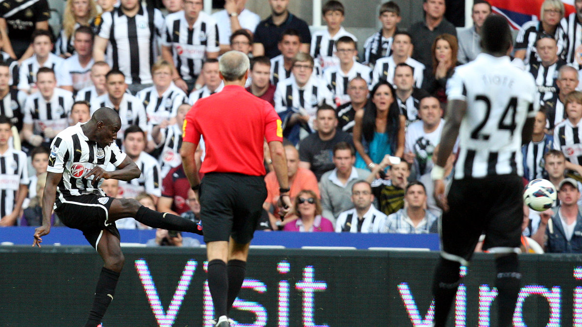 Demba Ba visade vägen för Newcastle med sitt 1–0-mål – den första nätkänningen sedan februari.