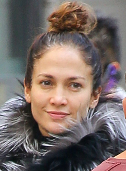 En osminkad Jennifer Lopez i New York. En osminkad Jennifer Lopez i New York.
