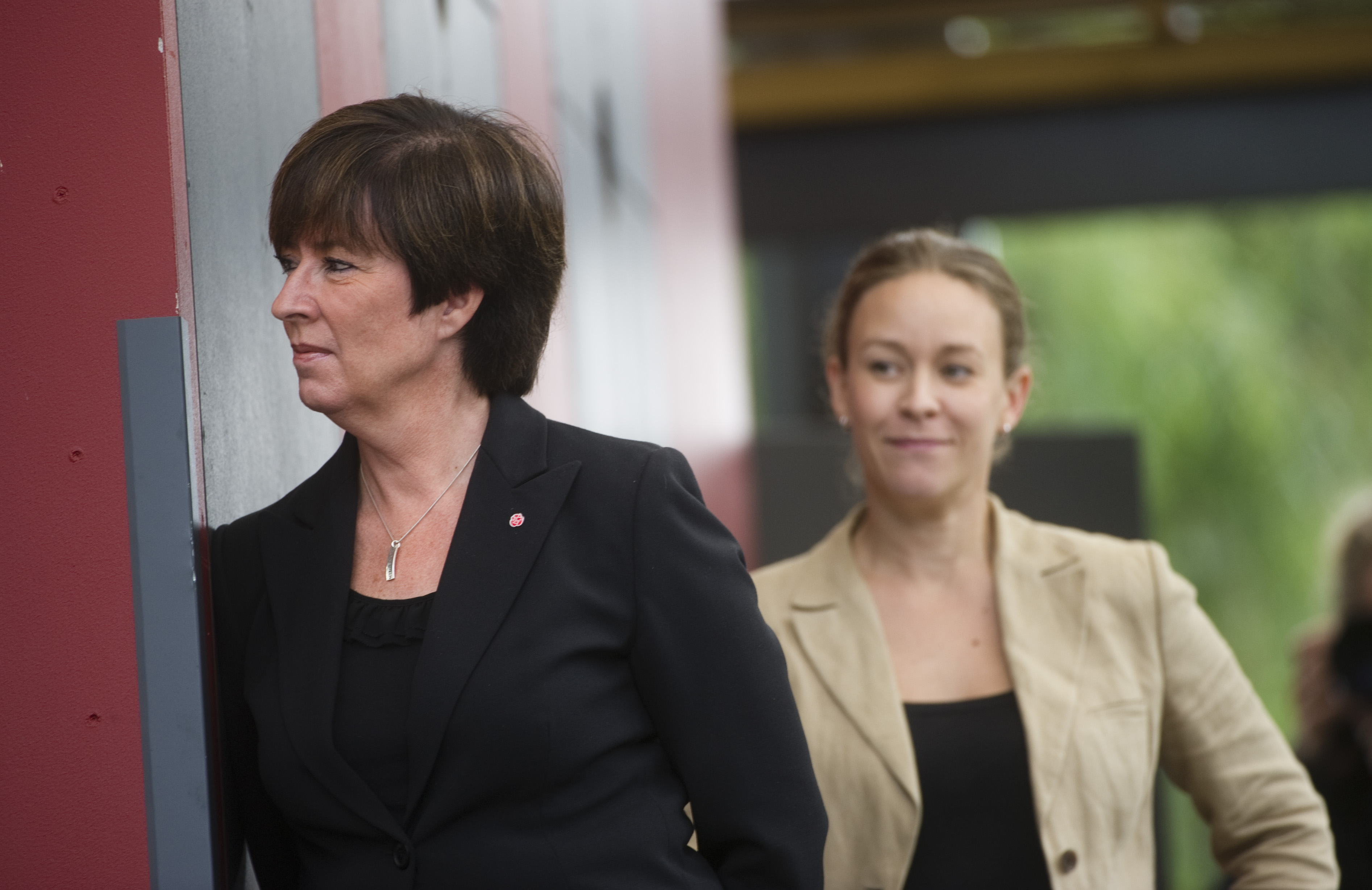 De mäktigaste kvinnorna i svensk politik kastar in handduken.