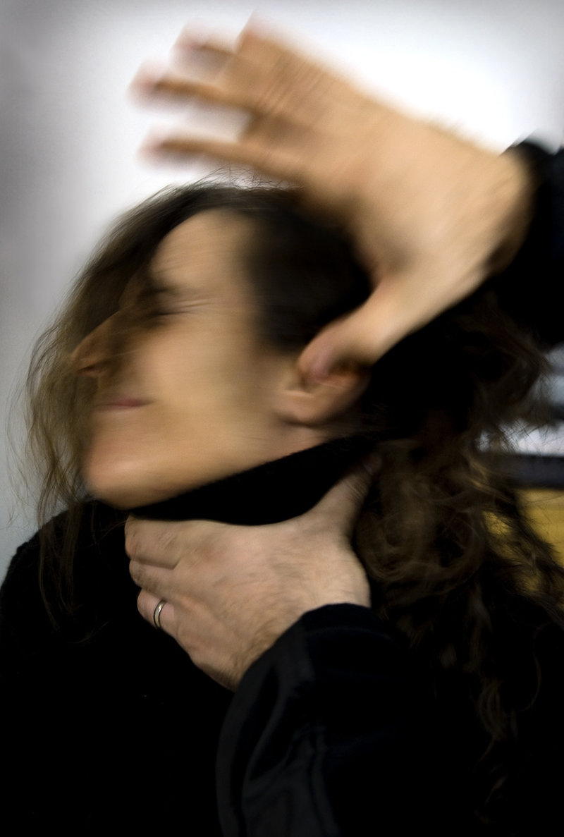 Den farligaste våldsutövaren är den som polisen inte känner till och som verkar bakom låsta dörrar i hemmet, enligt polisen Johann Danielsson.