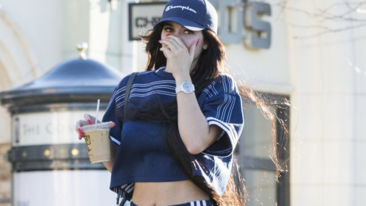 Kylie Jenner i Adidas från topp till tå.