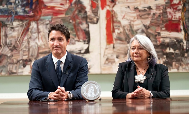 Generalguvernören Mary Simon med Kanadas premiärminister Justin Trudeau.