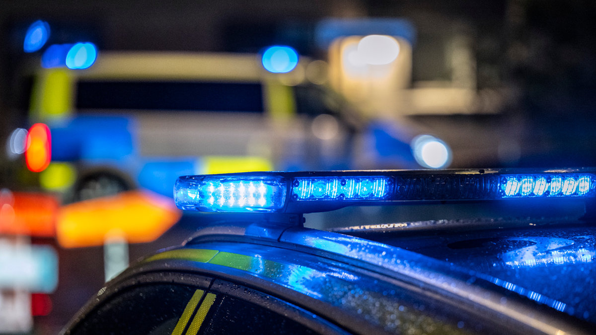 Två män greps efter att en man hittats allvarligt skadad i Bredäng. Arkivbild.