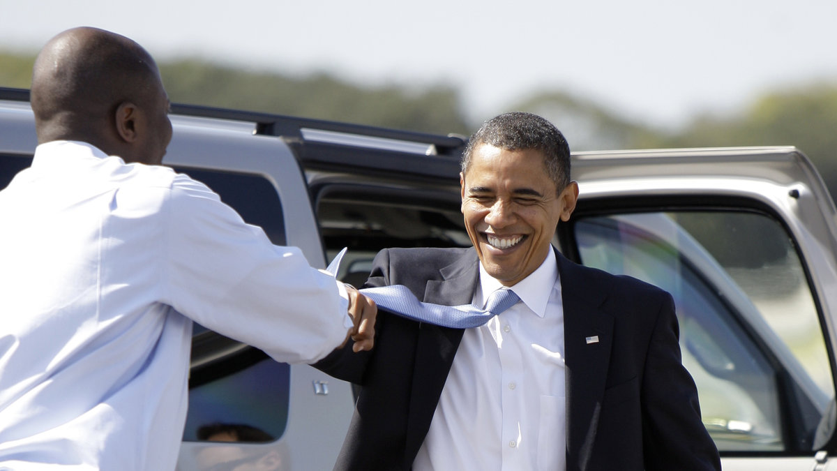 Självaste Barack Obama har insett storheten i fist bumps. 