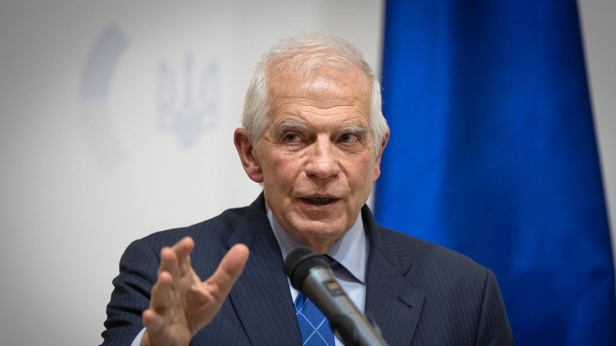 EU:s utrikeschef Josep Borrell vill finansiera vapenstöd till Ukraina med avkastningen från ryska tillgångar som frystes efter den fullskaliga invasionen. Arkivbild.