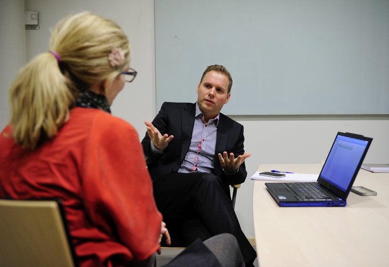 En bra fråga att ställa under en anställningsintervju är "vad kan jag som nyanställd bidra med"? En bra fråga att ställa under en anställningsintervju är "vad kan jag som nyanställd bidra med"?