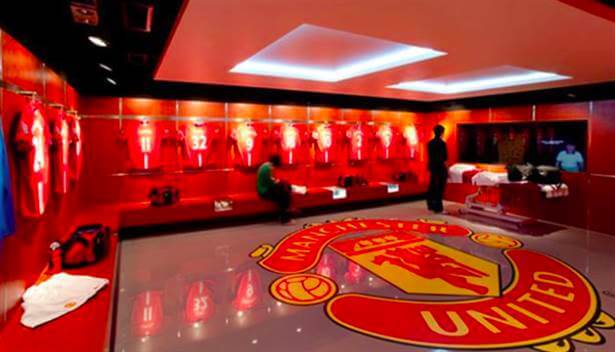 Manchester Uniteds omklädningsrum är ganska snyggt. Manchester Uniteds omklädningsrum är ganska snyggt.
