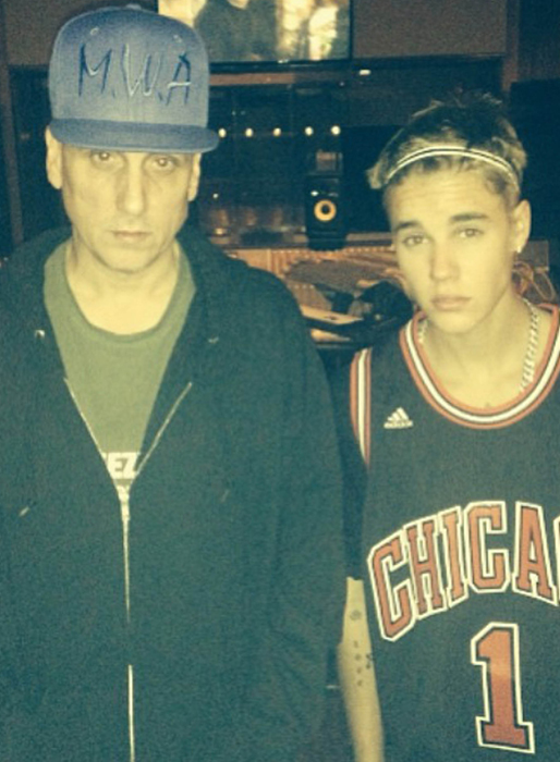 Glada gänget. Justin Bieber och Mike Dean i studion. Glada gänget. Justin Bieber och Mike Dean i studion.