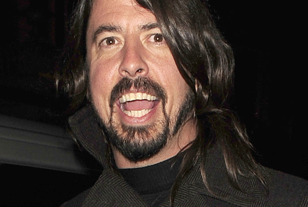 Förra året gick Courtney så långt att hon på Twitter anklagade Grohl för att ha raggat på Courtneys dotter Frances Bean Cobain. Då fick Frances nog och vände sig mot sin mamma och tillade även att "Twitter borde bannlysa min mamma". Förra året gick Courtney så långt att hon på Twitter anklagade Grohl för att ha raggat på Courtneys dotter Frances Bean Cobain. Då fick Frances nog och vände sig mot sin mamma och tillade även att "Twitter borde bannlysa min mamma".