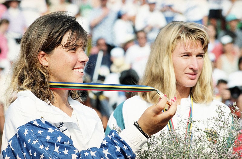 Jennifer Capriati, till vänster, vid OS-segern som 16-åring. Arkivbild