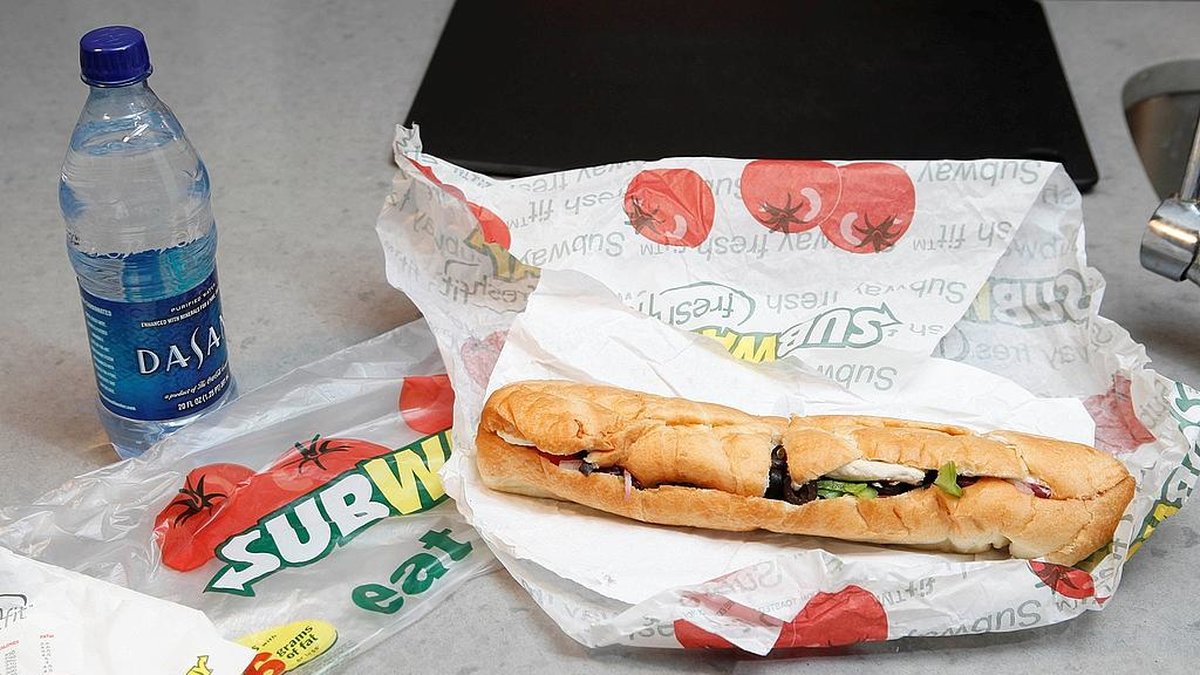Nu avslöjar en anställd på Subway vad du aldrig bör beställa från menyn.