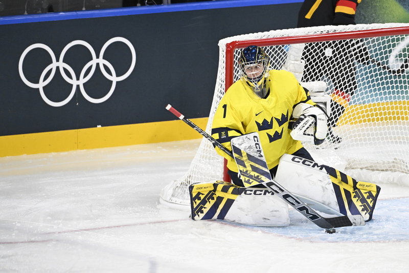 Sveriges målvakt Ebba Svensson Träff under OS-premiären.