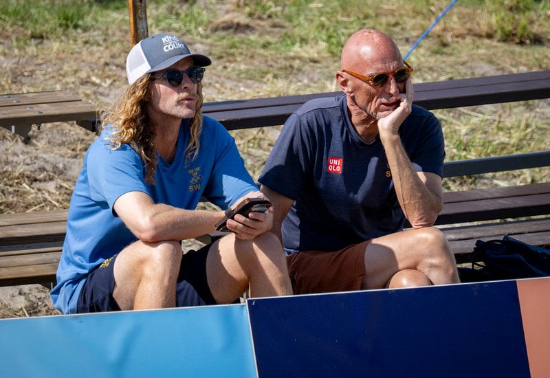 Rasmus Jonsson och Anders Kristiansson är heltidsanställa av Svenska volleybollförbundet som tränare åt både Åhman/Hellvig och Andersson/Hölting Nilsson.