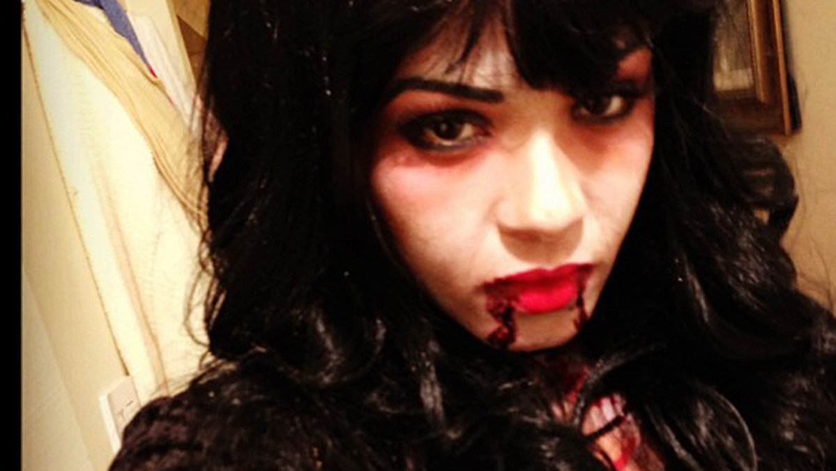 Christina Milan som vampyr. 