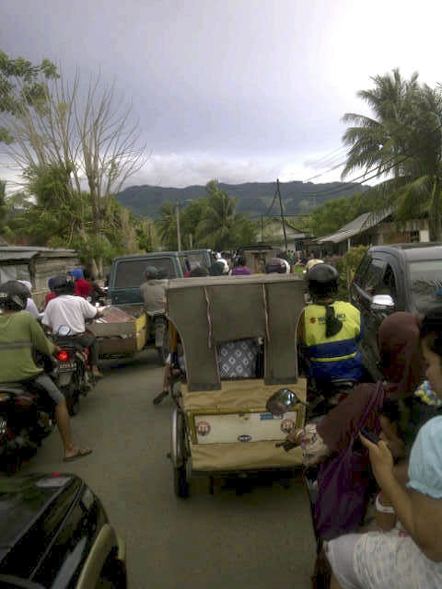 Människor på flykt i Banda Aceh.