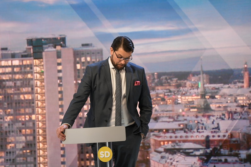 'Antingen har vi mjukislinjen som vi haft i decennier i de här områdena, eller så tar vi tag i det', sade Sverigedemokraternas partiledare Jimmie Åkesson (SD) under måndagens partiledardebatt i TV4.