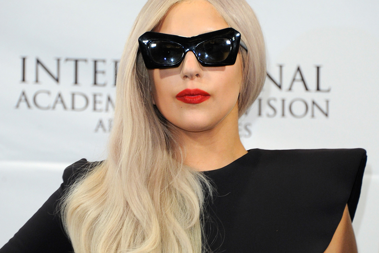 5. Lady Gaga, 26, skapar rubriker vad hon än gör. Köttklänning eller inte, sångerskan syns och hörs. Och tjänar pengar. 