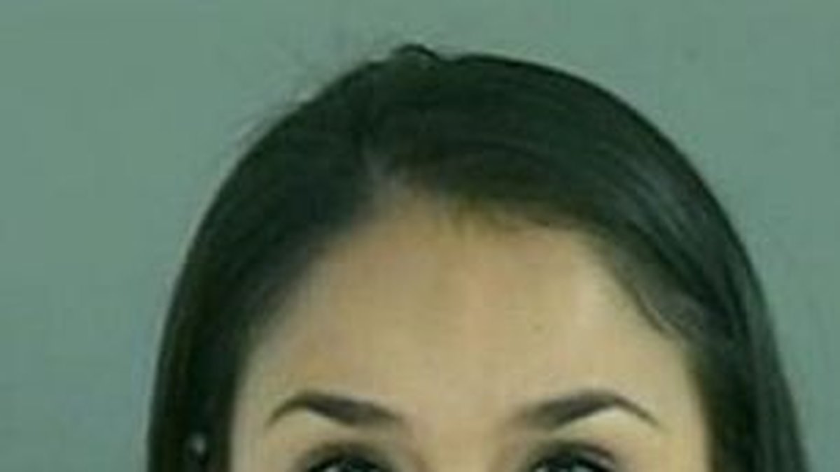 Lorena Tavera är inte brottsling på heltid. Hon har tidigare bland annat utsetts till Fröken El Paso, 2008 (och den putande munnen är möjligtvis en arbetsskada från modellandet). Brottsling blev Lorena först när hon ertappades med att snatta.